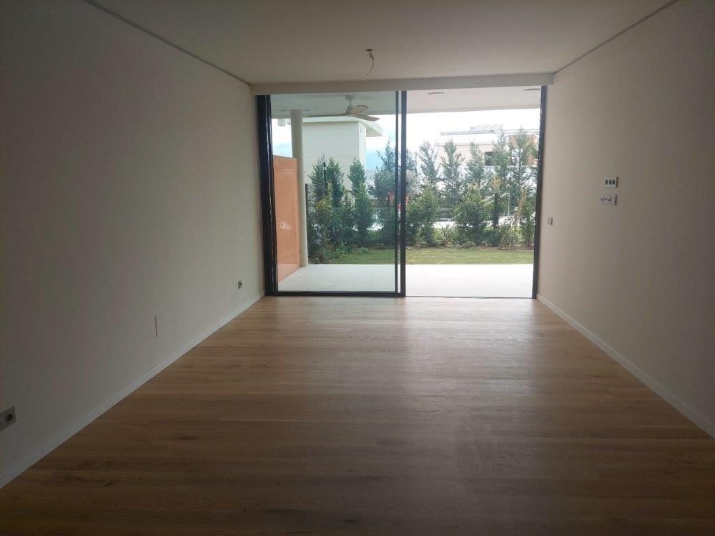 NUEVO Y MODERNO APARTAMENTO ESQUINERO DE 2 DORMITORIOS EN PLANTA BAJA CON JARDÍN PRIVADO — Foto 6