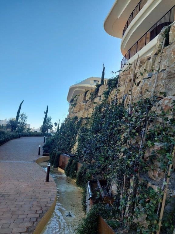 NUEVO Y MODERNO APARTAMENTO ESQUINERO DE 2 DORMITORIOS EN PLANTA BAJA CON JARDÍN PRIVADO — Foto 12