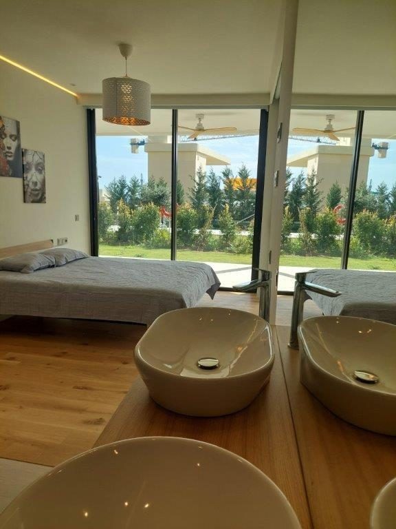 NUEVO Y MODERNO APARTAMENTO ESQUINERO DE 2 DORMITORIOS EN PLANTA BAJA CON JARDÍN PRIVADO — Foto 27