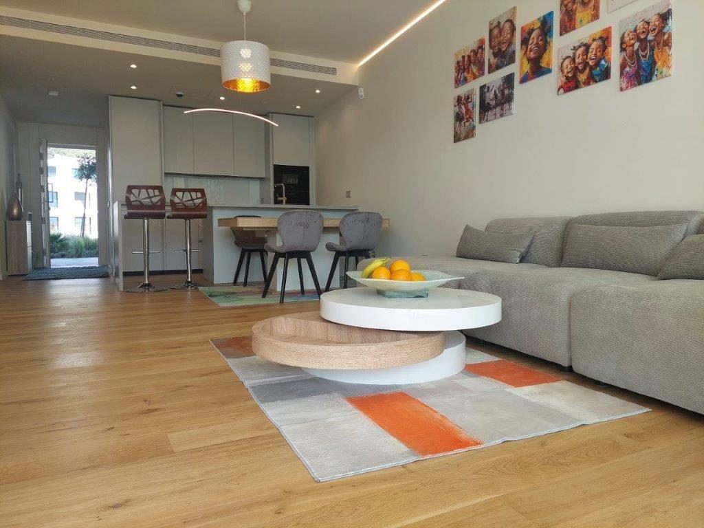 NUEVO Y MODERNO APARTAMENTO ESQUINERO DE 2 DORMITORIOS EN PLANTA BAJA CON JARDÍN PRIVADO — Foto 30