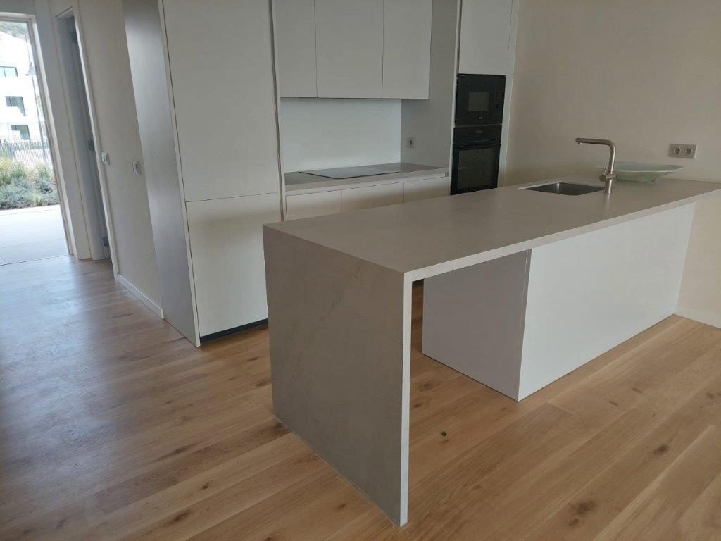 NUEVO Y MODERNO APARTAMENTO ESQUINERO DE 2 DORMITORIOS EN PLANTA BAJA CON JARDÍN PRIVADO — Foto 4