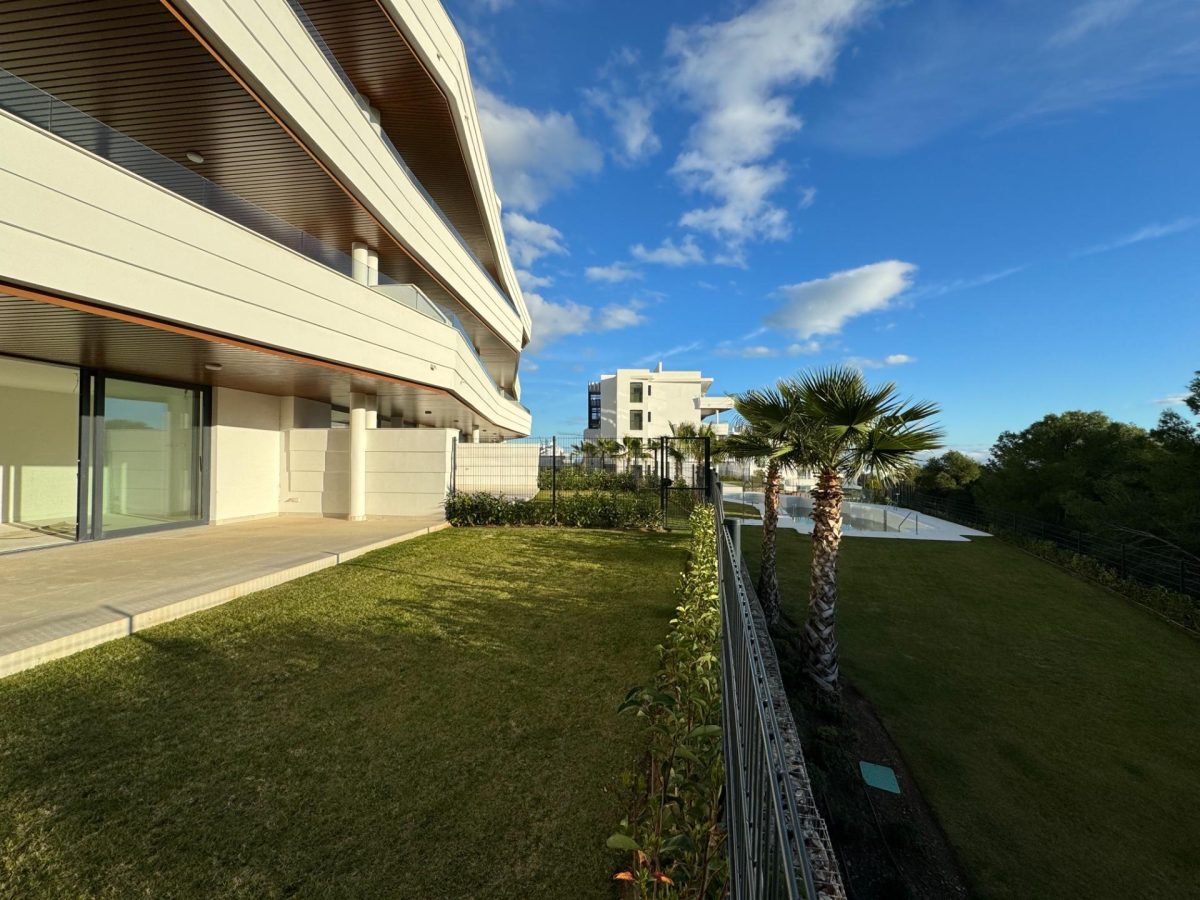 Exclusivo apartamento con vistas al mar en Higuerón: Lujo y comodidad junto al Mediterráneo — Foto 12