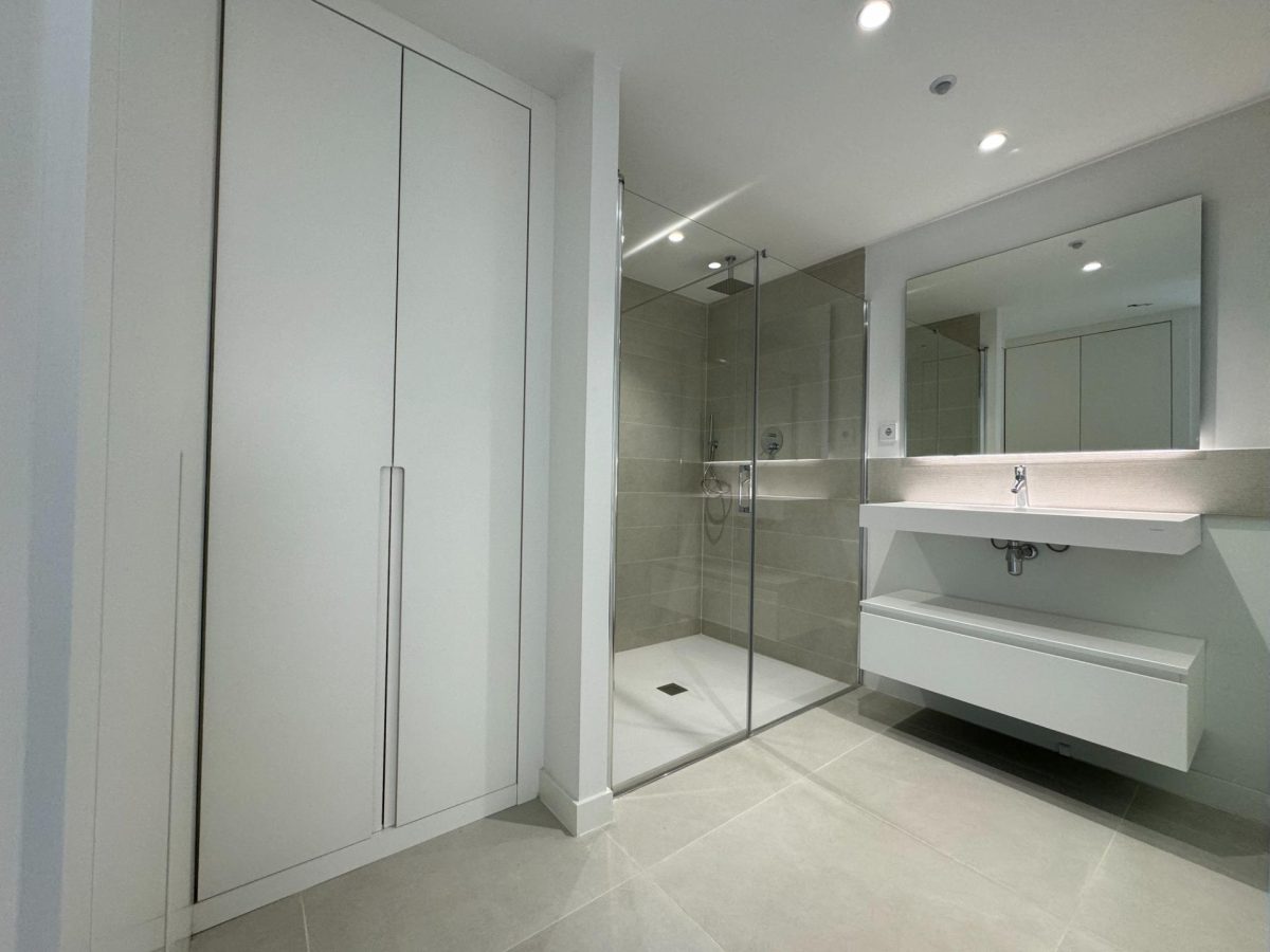 Exclusivo apartamento con vistas al mar en Higuerón: Lujo y comodidad junto al Mediterráneo — Foto 24
