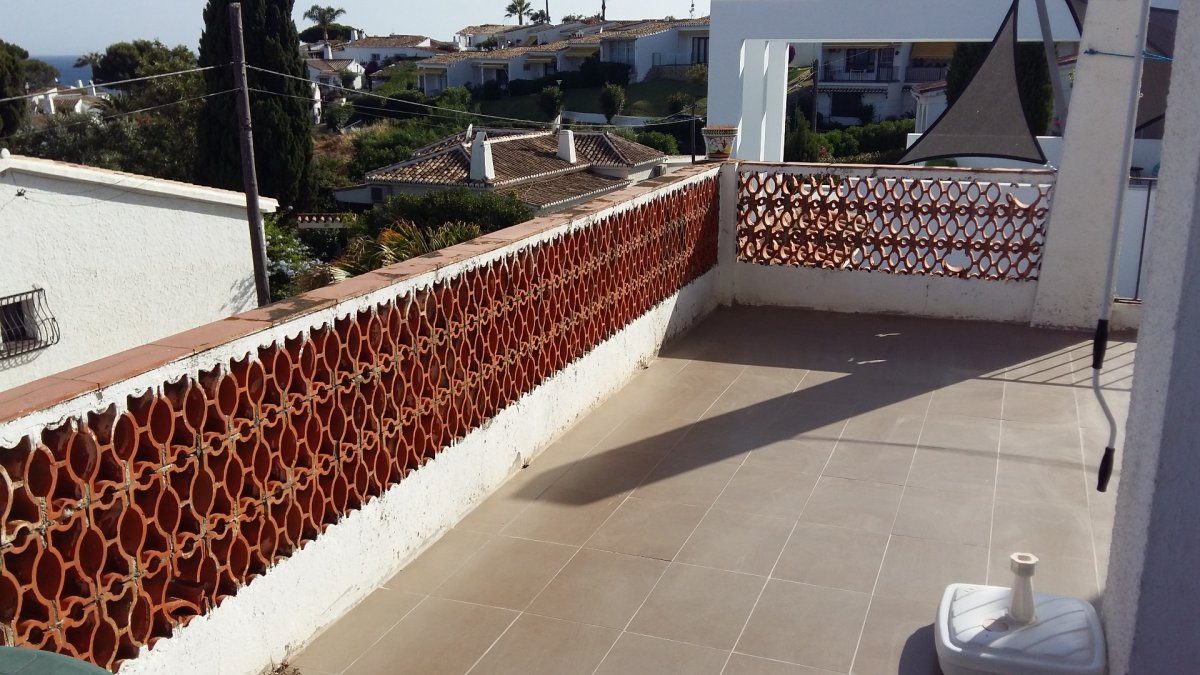 Terraza, vistas al mar, internet-wifi- soleado y luminoso. Piscina comunitaria, — Foto 26