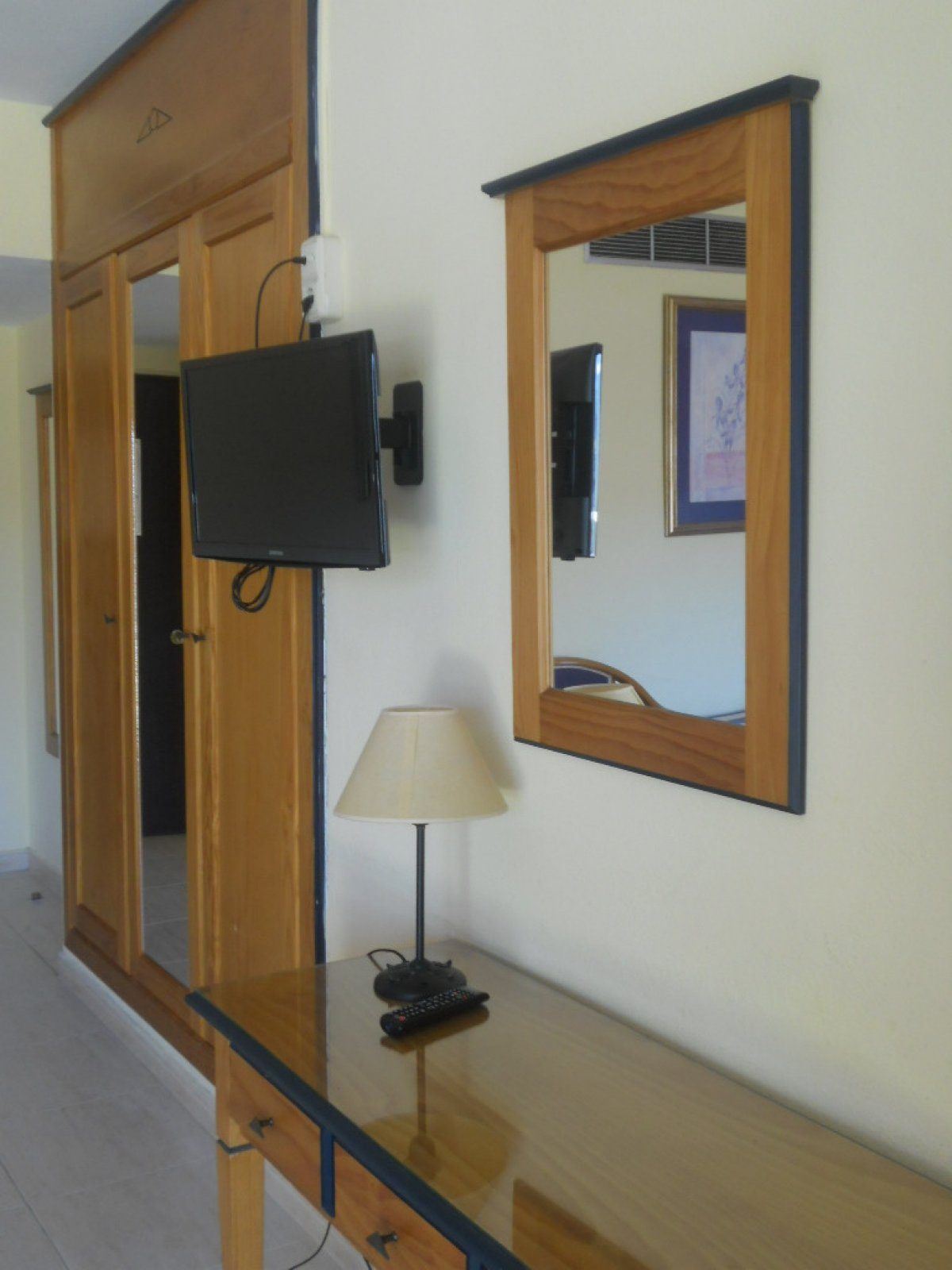 VACACIONES FUENGIROLA CENTRO. Estudio con piscina, vistas a la playa y puerto — Foto 11