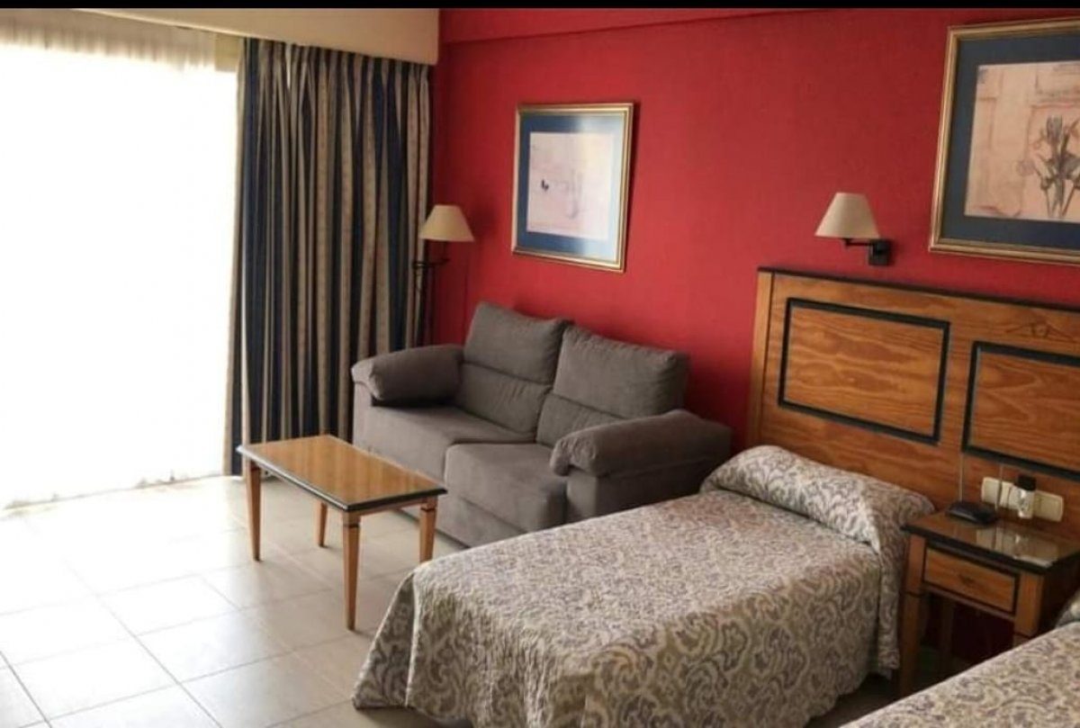 VACACIONES FUENGIROLA CENTRO. Estudio con piscina, vistas a la playa y puerto — Foto 6