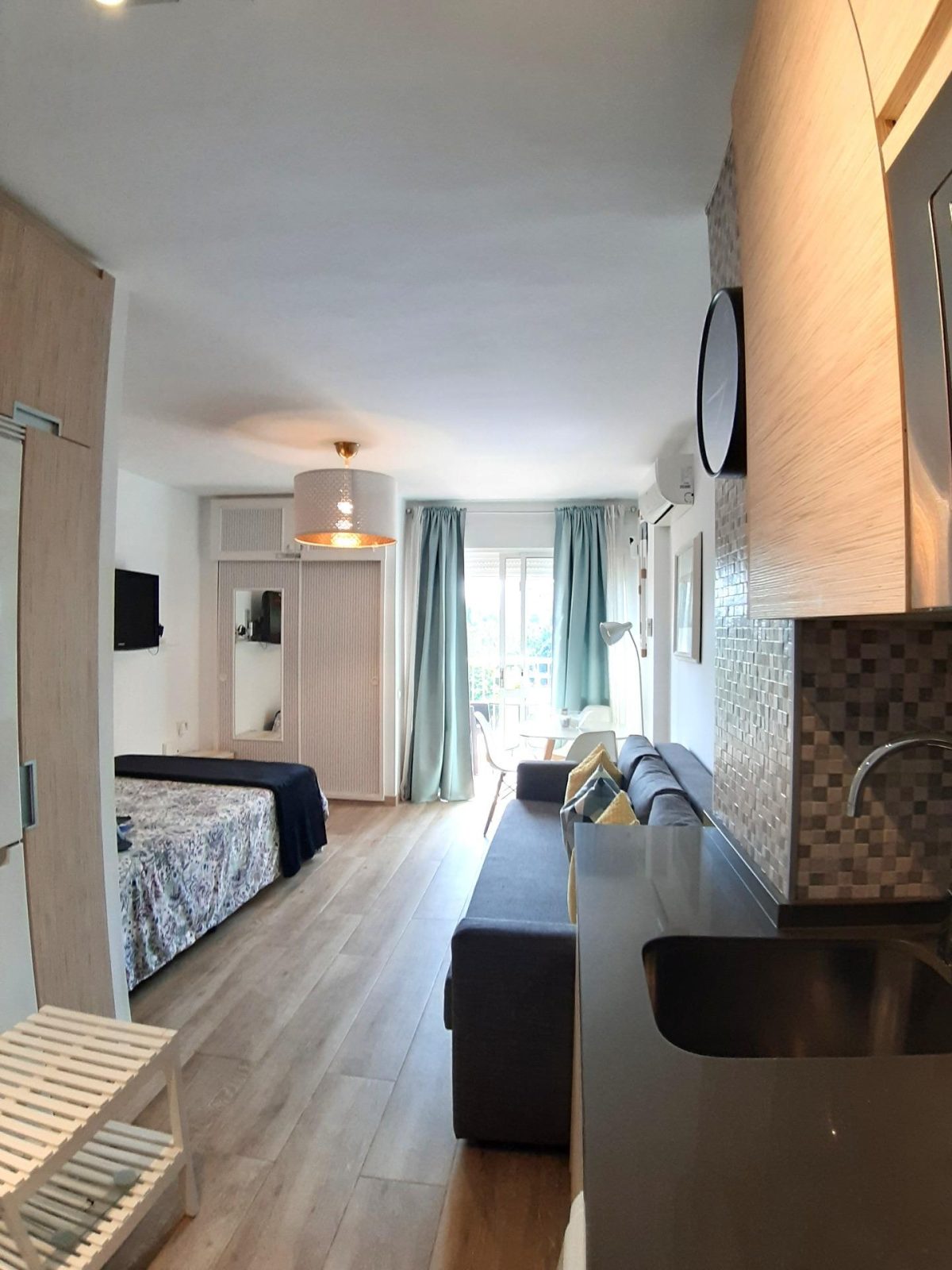 Estudio renovado en venta en Benalmádena Costa, a solo 500 metros del mar — Foto 10