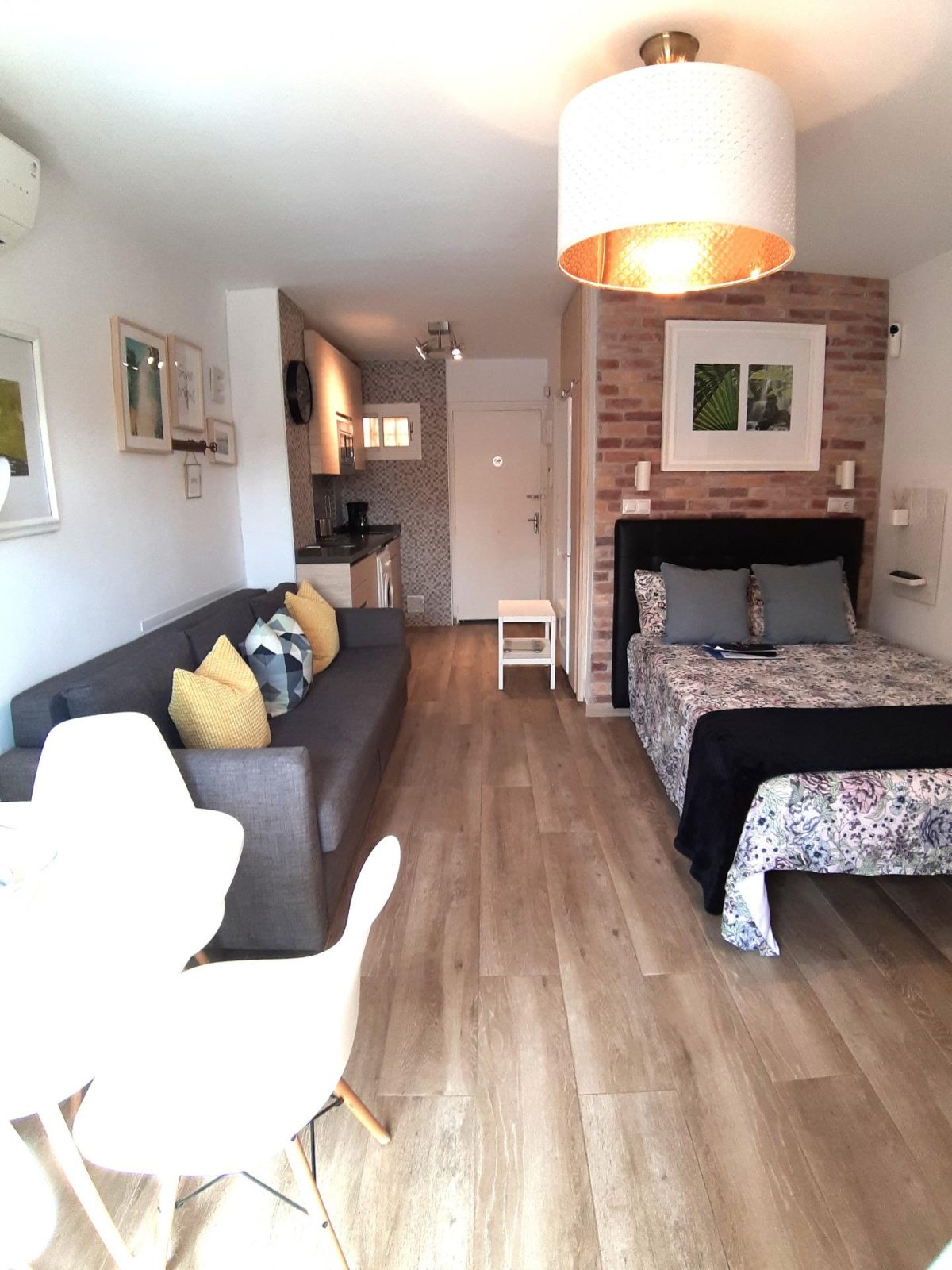 Estudio renovado en venta en Benalmádena Costa, a solo 500 metros del mar — Foto 12