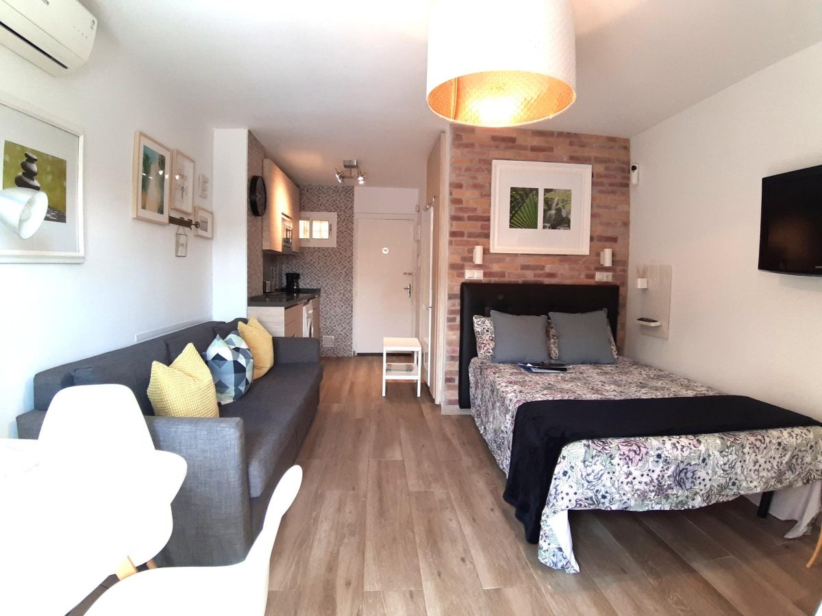 Estudio renovado en venta en Benalmádena Costa, a solo 500 metros del mar — Foto 11