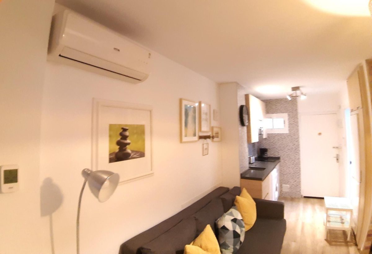 Estudio renovado en venta en Benalmádena Costa, a solo 500 metros del mar — Foto 6