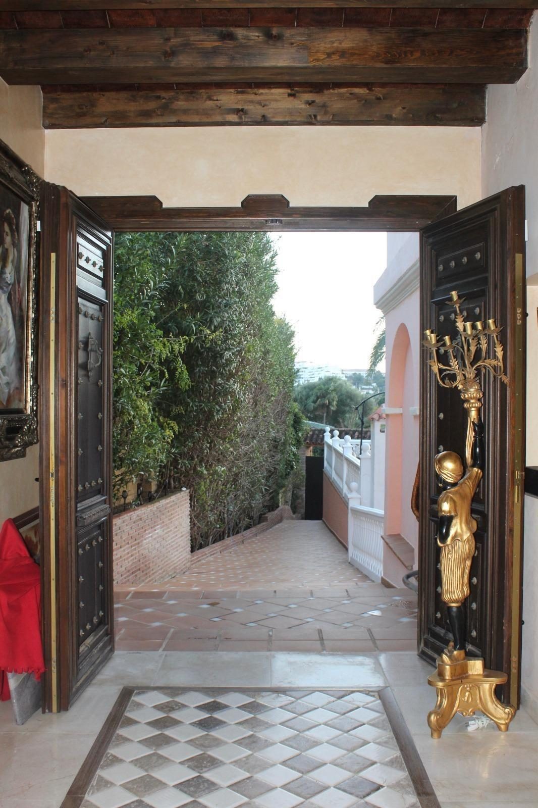 Villa de lujo en urbanización super demandada de Nueva Andalucía — Foto 16