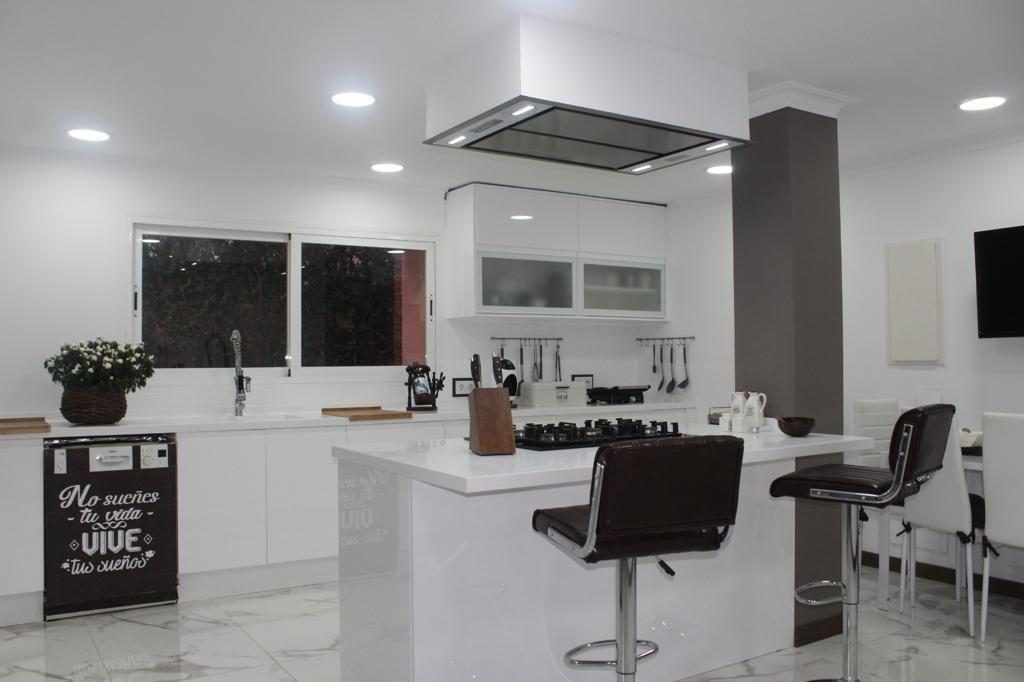 Villa de lujo en urbanización super demandada de Nueva Andalucía — Foto 20