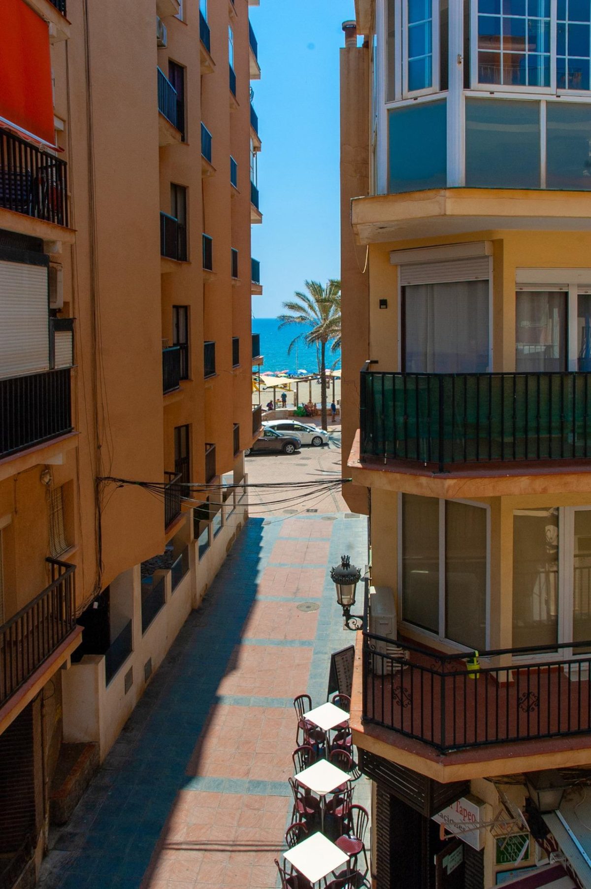 ¡Oportunidad en la Costa del Sol! Encantador Piso Reformado con Vistas al Mar en Fuengirola — Foto 4
