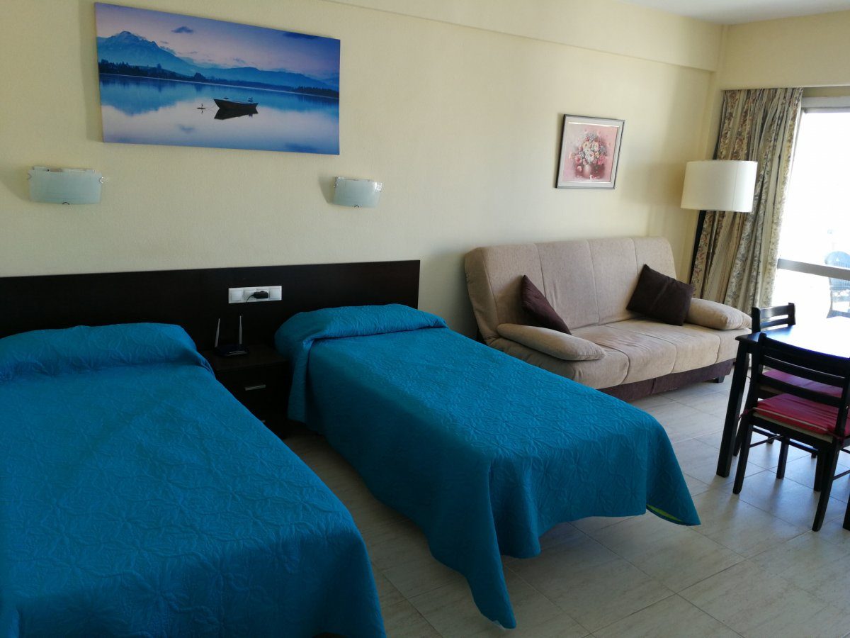 Bonito estudio con vistas al mar y puerto. ALQUILER VACACIONAL — Foto 5