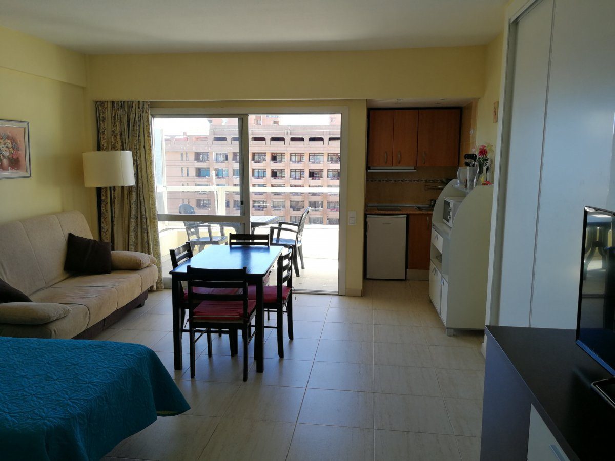 Bonito estudio con vistas al mar y puerto. ALQUILER VACACIONAL — Foto 4