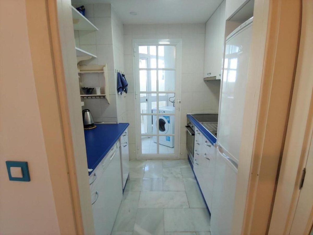 Fabuloso piso en primera línea de Puerto Marina — Foto 10