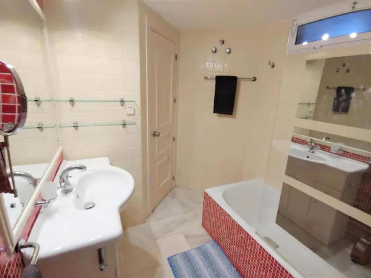 Fabuloso piso en primera línea de Puerto Marina — Foto 12