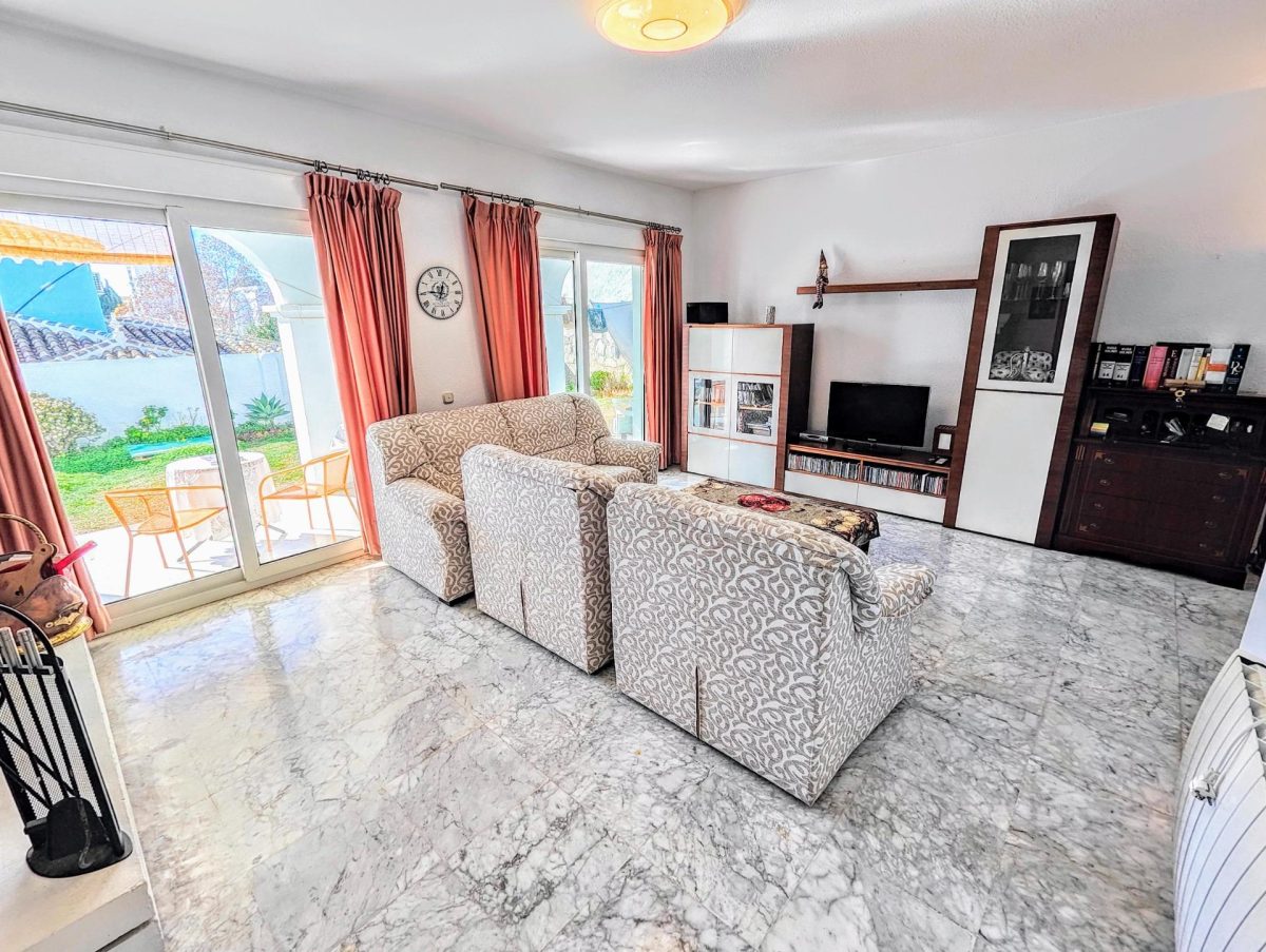 VILLA INDEPENDIENTE EN ZONA PLAZA SOLYMAR A 500 M DE LA PLAYA !!! — Foto 4