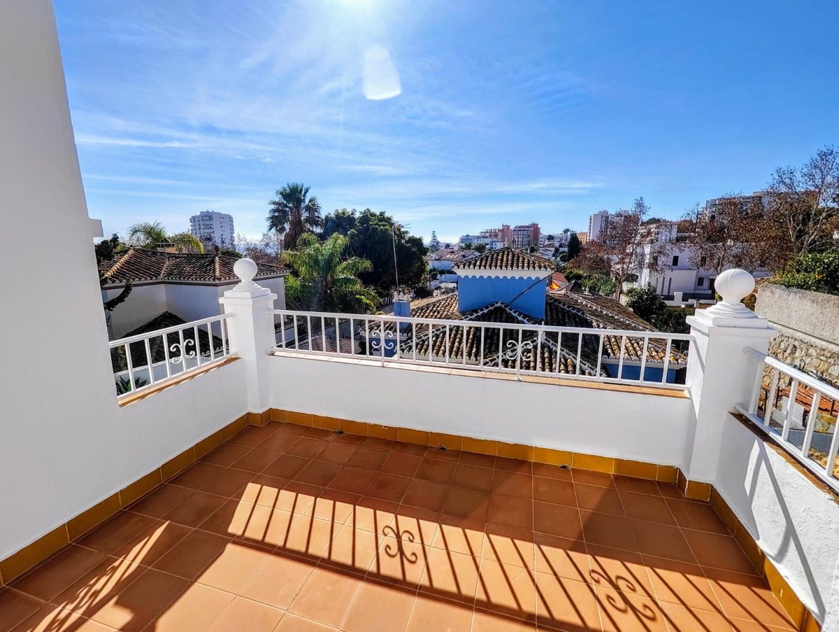 VILLA INDEPENDIENTE EN ZONA PLAZA SOLYMAR A 500 M DE LA PLAYA !!! — Foto 25