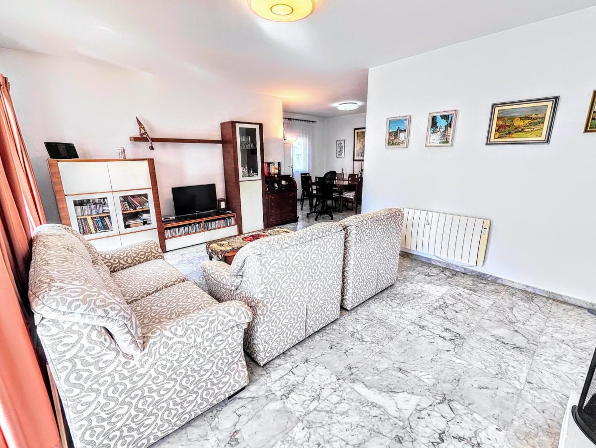 VILLA INDEPENDIENTE EN ZONA PLAZA SOLYMAR A 500 M DE LA PLAYA !!! — Foto 6