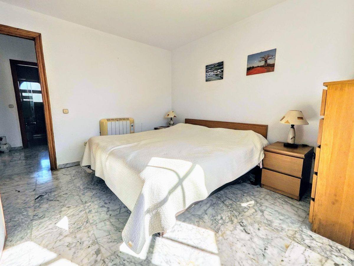 VILLA INDEPENDIENTE EN ZONA PLAZA SOLYMAR A 500 M DE LA PLAYA !!! — Foto 13