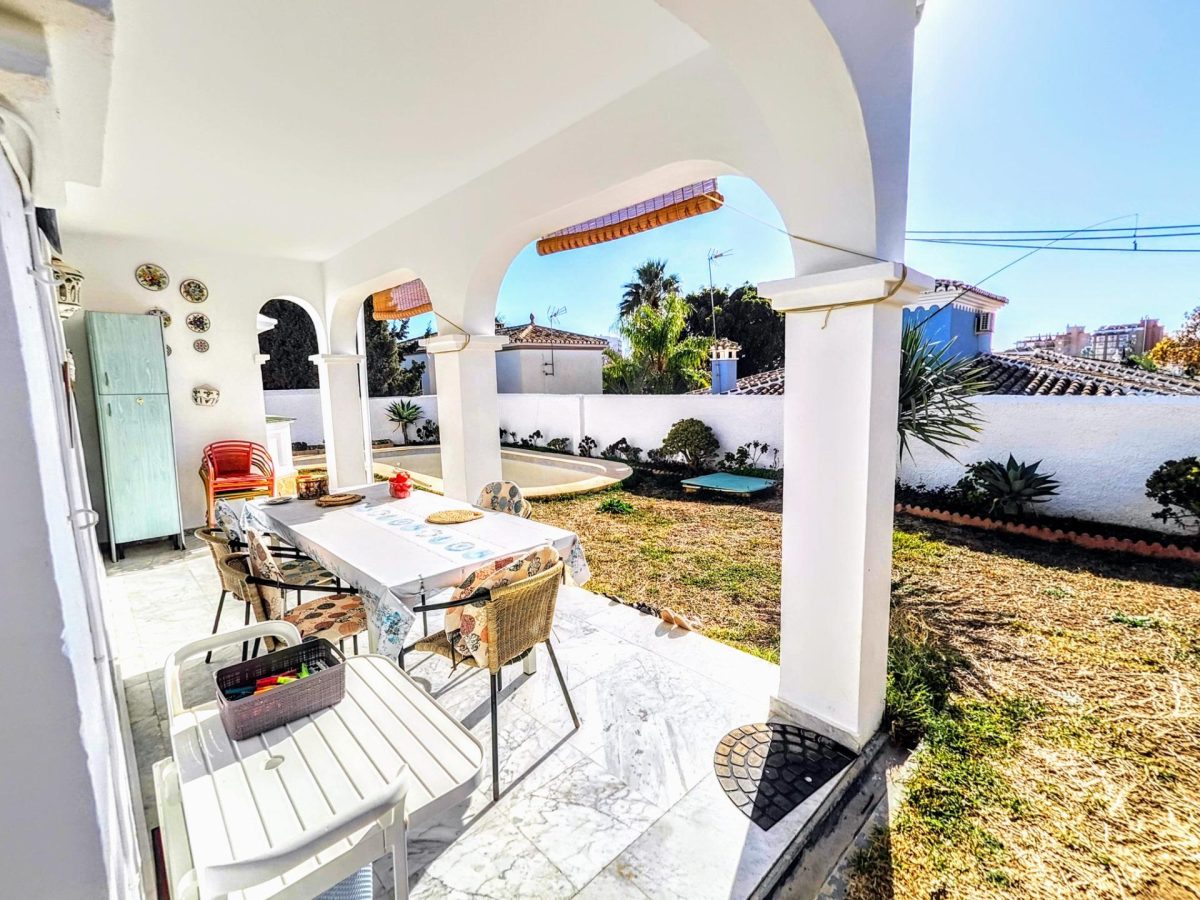 VILLA INDEPENDIENTE EN ZONA PLAZA SOLYMAR A 500 M DE LA PLAYA !!! — Foto 1