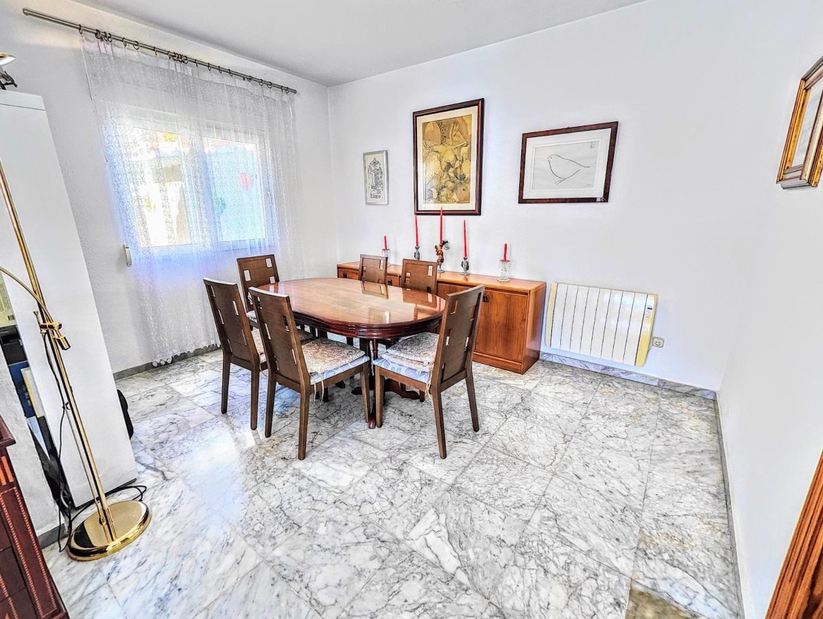 VILLA INDEPENDIENTE EN ZONA PLAZA SOLYMAR A 500 M DE LA PLAYA !!! — Foto 7