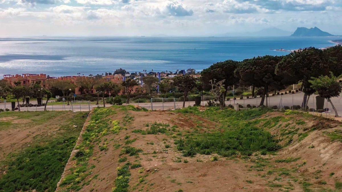 PARCELA CON PROYECTO Y LICENCIA DE OBRA INCLUIDA — Foto 2