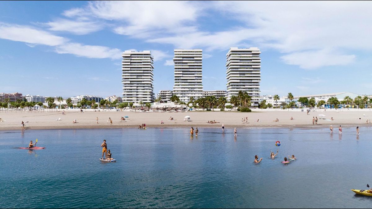 LUJOSO ÁTICO DE 4 DORMITORIOS EN 1ª LÍNEA DE PLAYA DE MÁLAGA — Foto 30