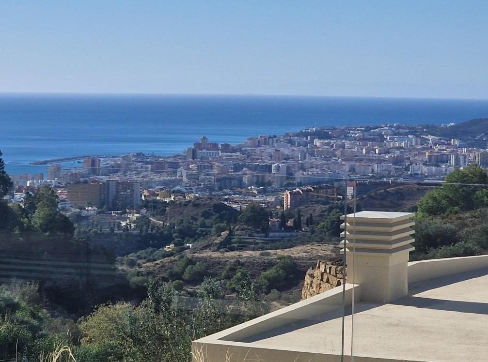 Benalmádena  - Piso de Lujo, 3 Dormitorios, Terraza, Piscina, Garaje, Trastero, Sauna — Foto 28