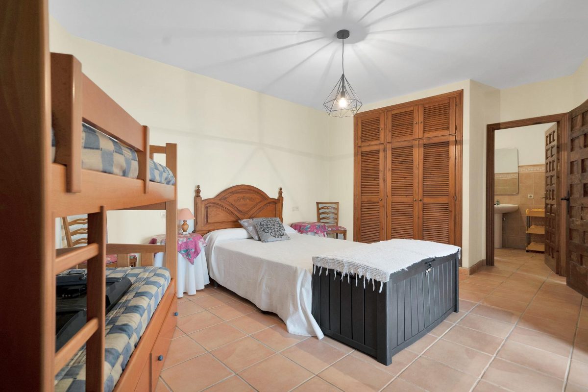 EXCEPCIONAL VILLA EN VENTA EN UN ENTORNO TROPICAL — Foto 27