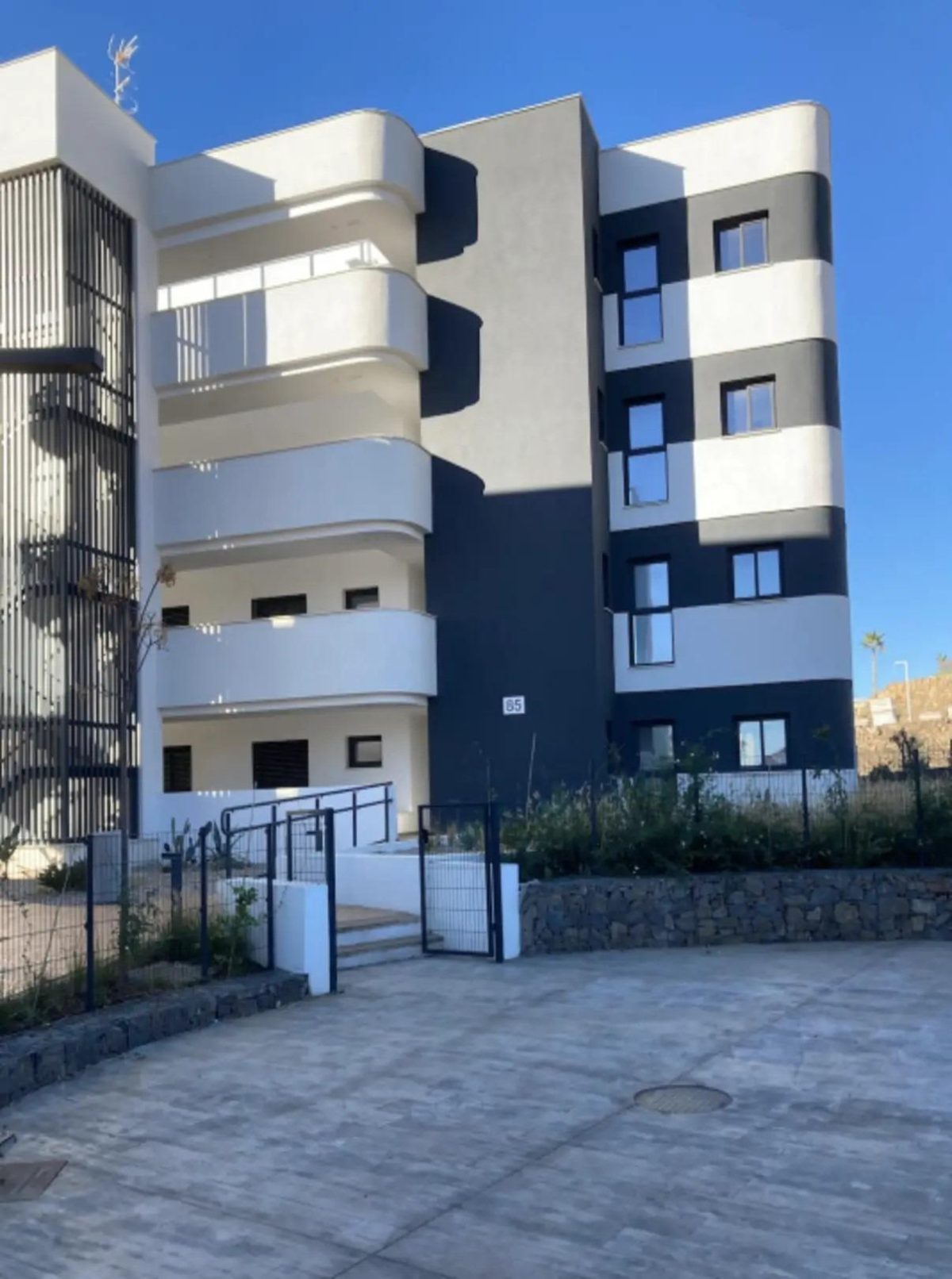 ¡Lujoso apartamento de 2 dormitorios con espectaculares vistas al mar! — Foto 11