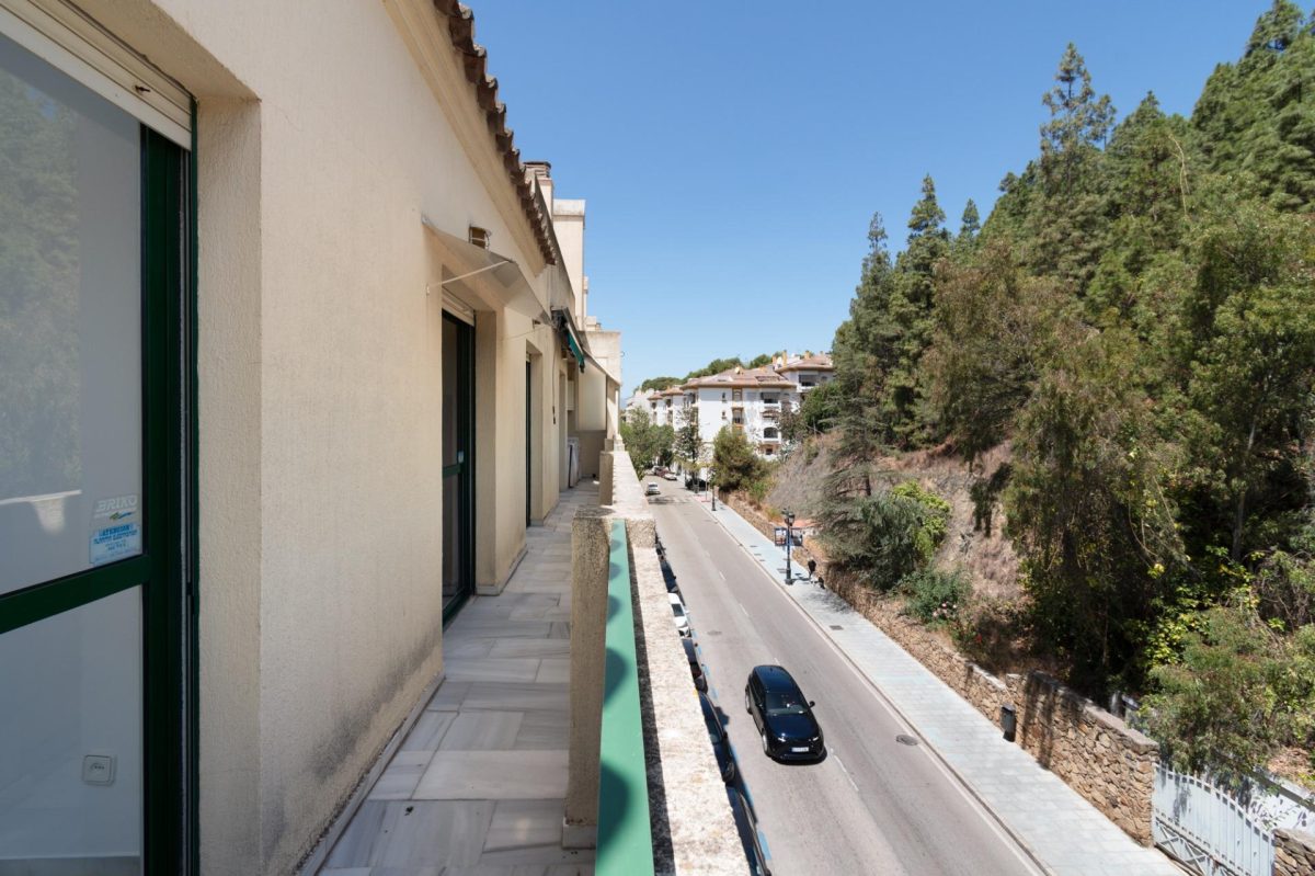 Oportunidad de vivir en pleno centro de Marbella con todo el espacio y comodidad que necesitas — Foto 1