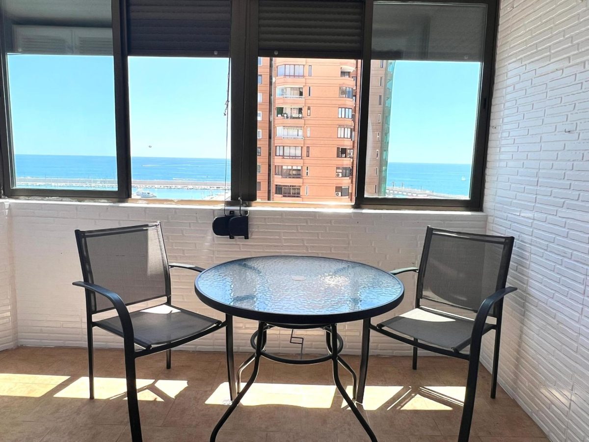 Fuengirola, junto primera línea de playa, vistas al mar — Foto 3