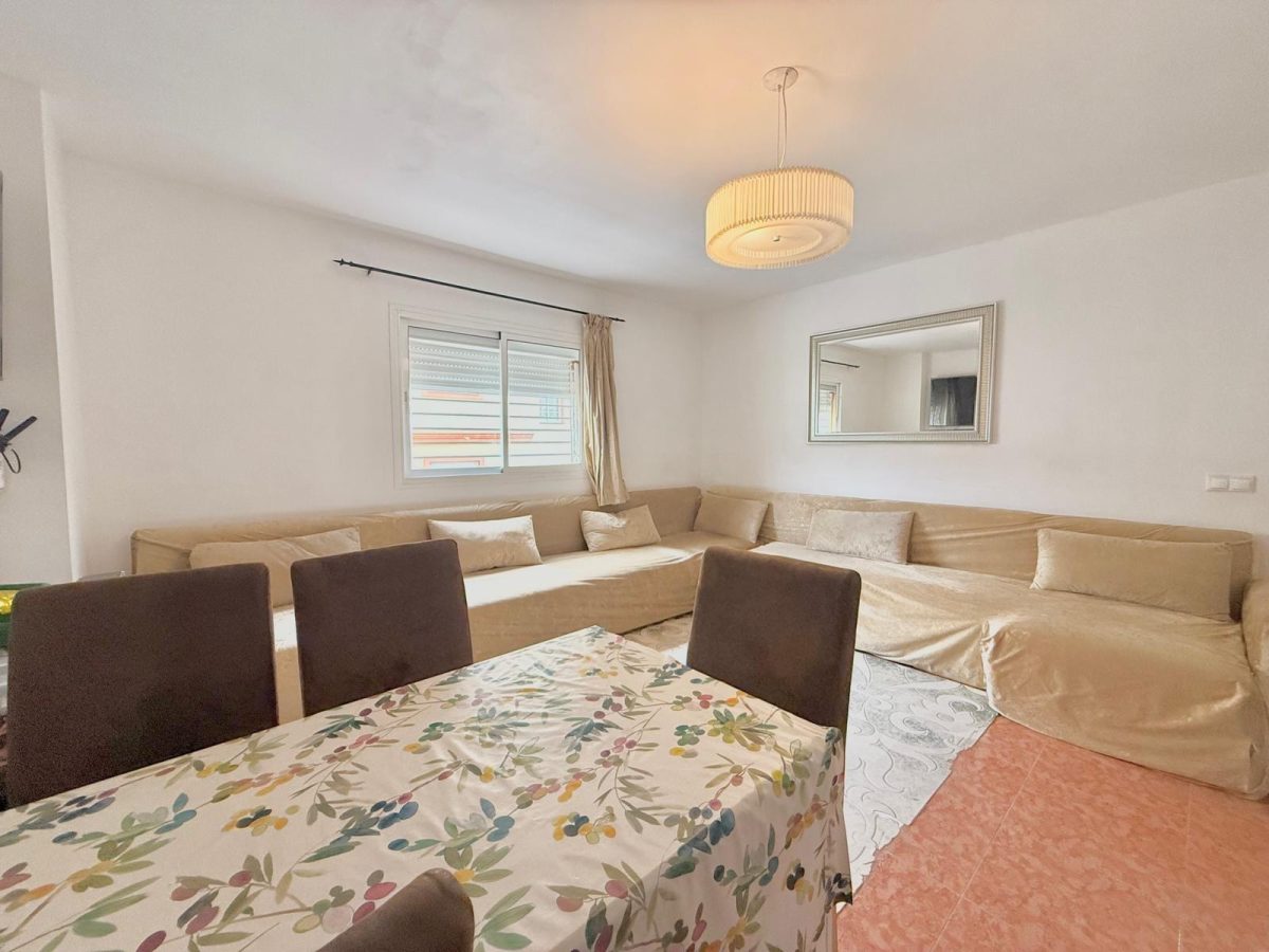 Piso en venta en Las Lagunas de Mijas | 3 dormitorios amueblado | Inversión en la Costa del Sol — Foto 2