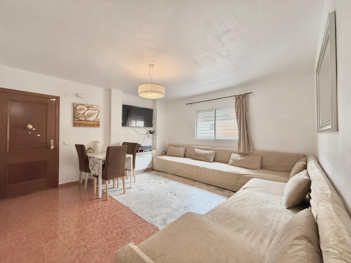 Piso en venta en Las Lagunas de Mijas | 3 dormitorios amueblado | Inversión en la Costa del Sol — Foto 1