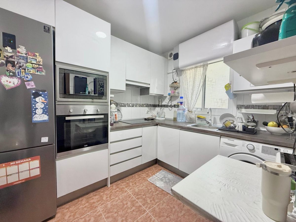 Piso en venta en Las Lagunas de Mijas | 3 dormitorios amueblado | Inversión en la Costa del Sol — Foto 3
