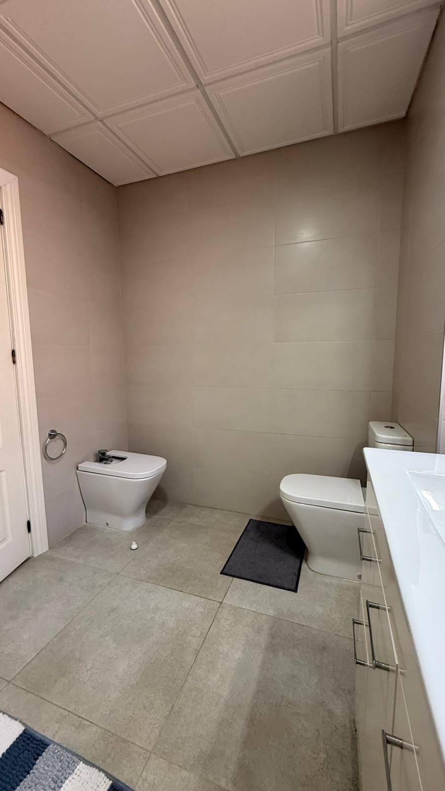 Luminoso apartamento 2 dormitorios junto al puerto de Fuengirola – Piscina y terraza — Foto 14