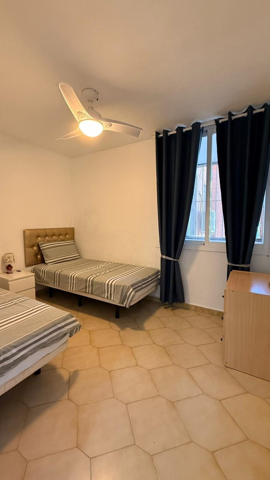 Luminoso apartamento 2 dormitorios junto al puerto de Fuengirola – Piscina y terraza — Foto 16