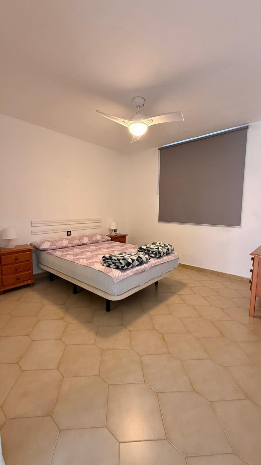 Luminoso apartamento 2 dormitorios junto al puerto de Fuengirola – Piscina y terraza — Foto 12