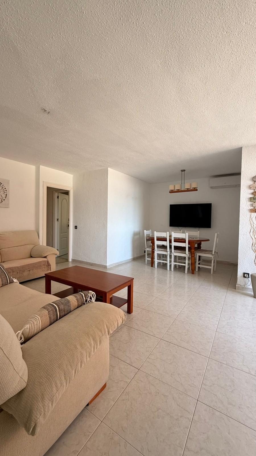 Luminoso apartamento 2 dormitorios junto al puerto de Fuengirola – Piscina y terraza — Foto 5