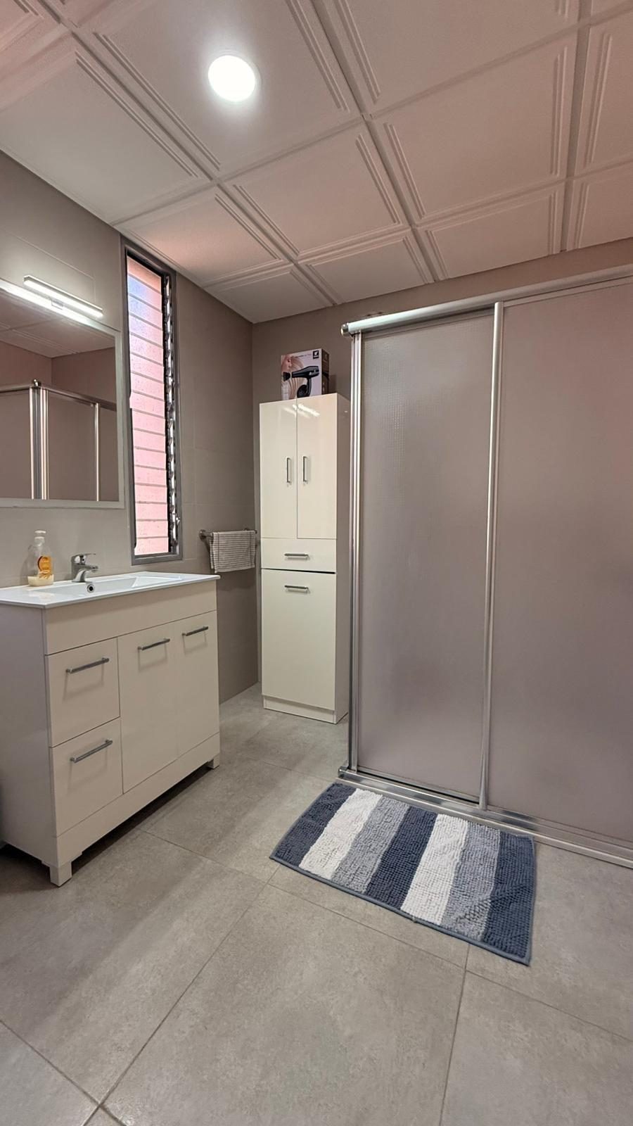 Luminoso apartamento 2 dormitorios junto al puerto de Fuengirola – Piscina y terraza — Foto 13