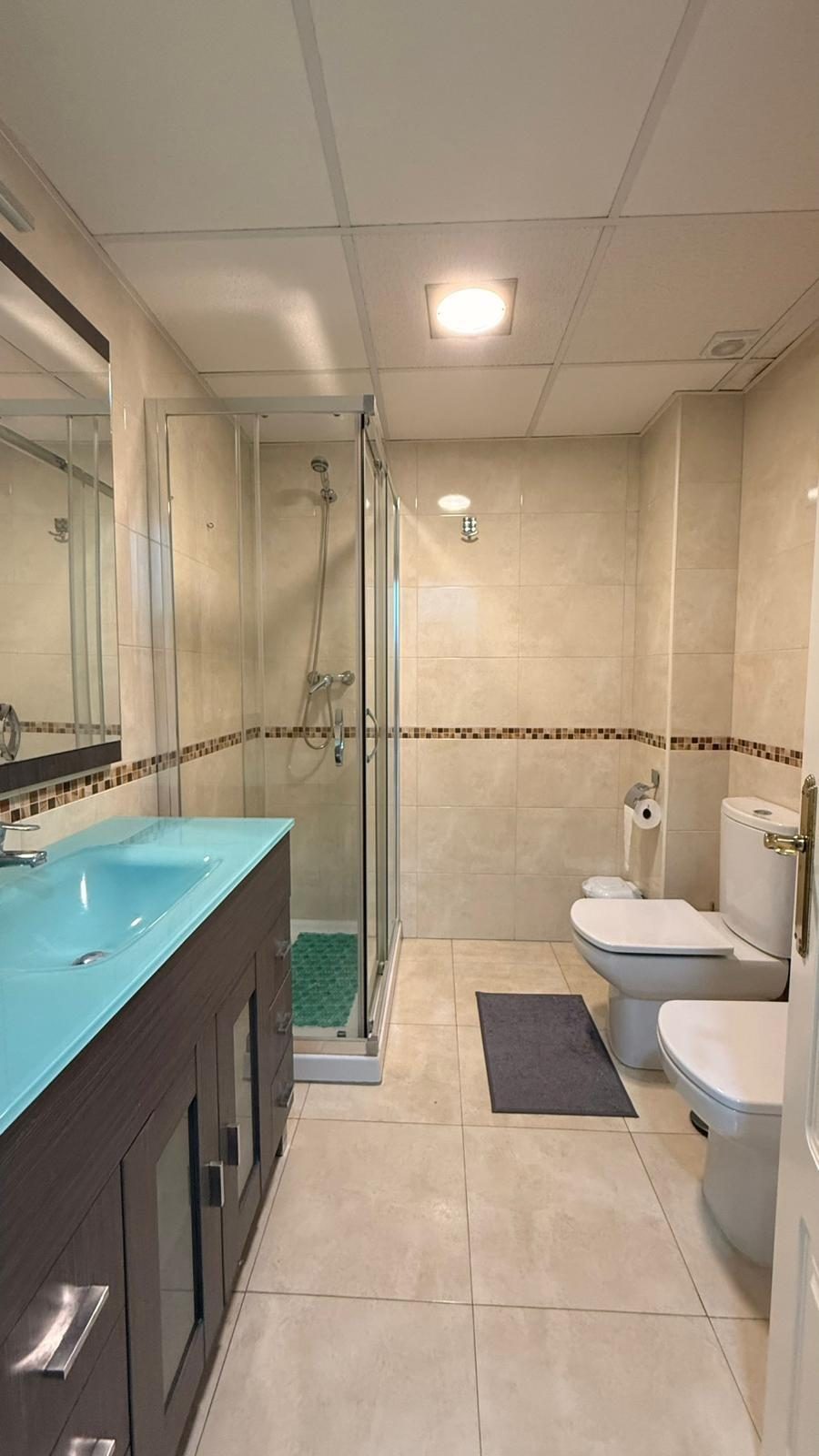 Luminoso apartamento 2 dormitorios junto al puerto de Fuengirola – Piscina y terraza — Foto 18
