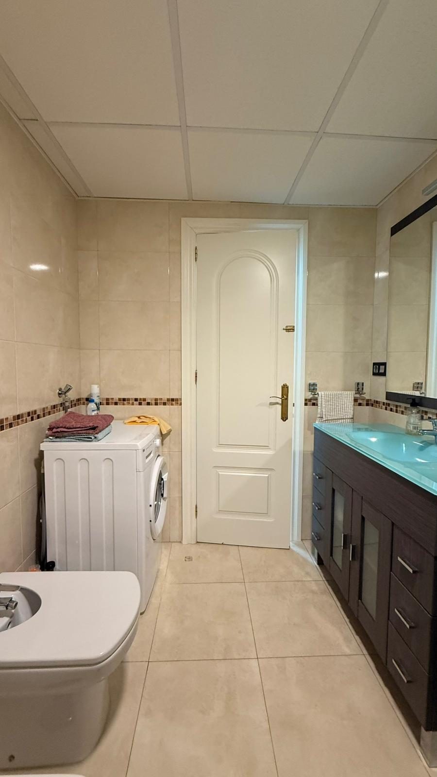Luminoso apartamento 2 dormitorios junto al puerto de Fuengirola – Piscina y terraza — Foto 19