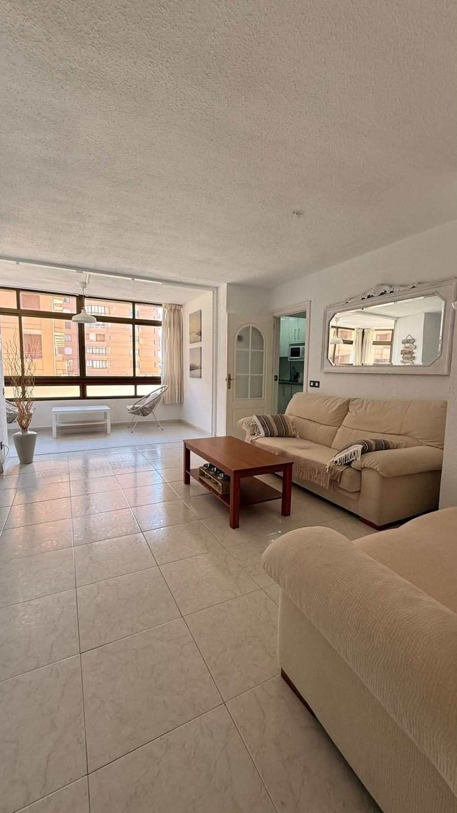 Luminoso apartamento 2 dormitorios junto al puerto de Fuengirola – Piscina y terraza — Foto 4