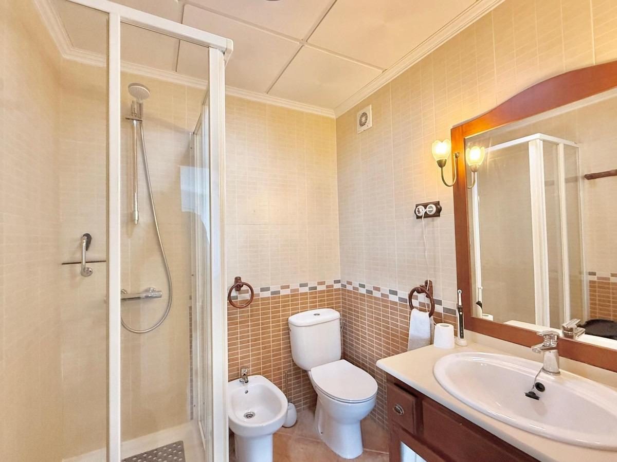Apartamento reformado en venta en Torreblanca, Fuengirola | Costa del Sol | Cerca de playa y tren — Foto 14