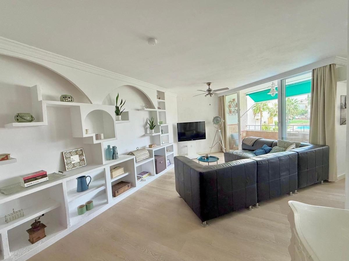 Apartamento reformado en venta en Torreblanca, Fuengirola | Costa del Sol | Cerca de playa y tren — Foto 3