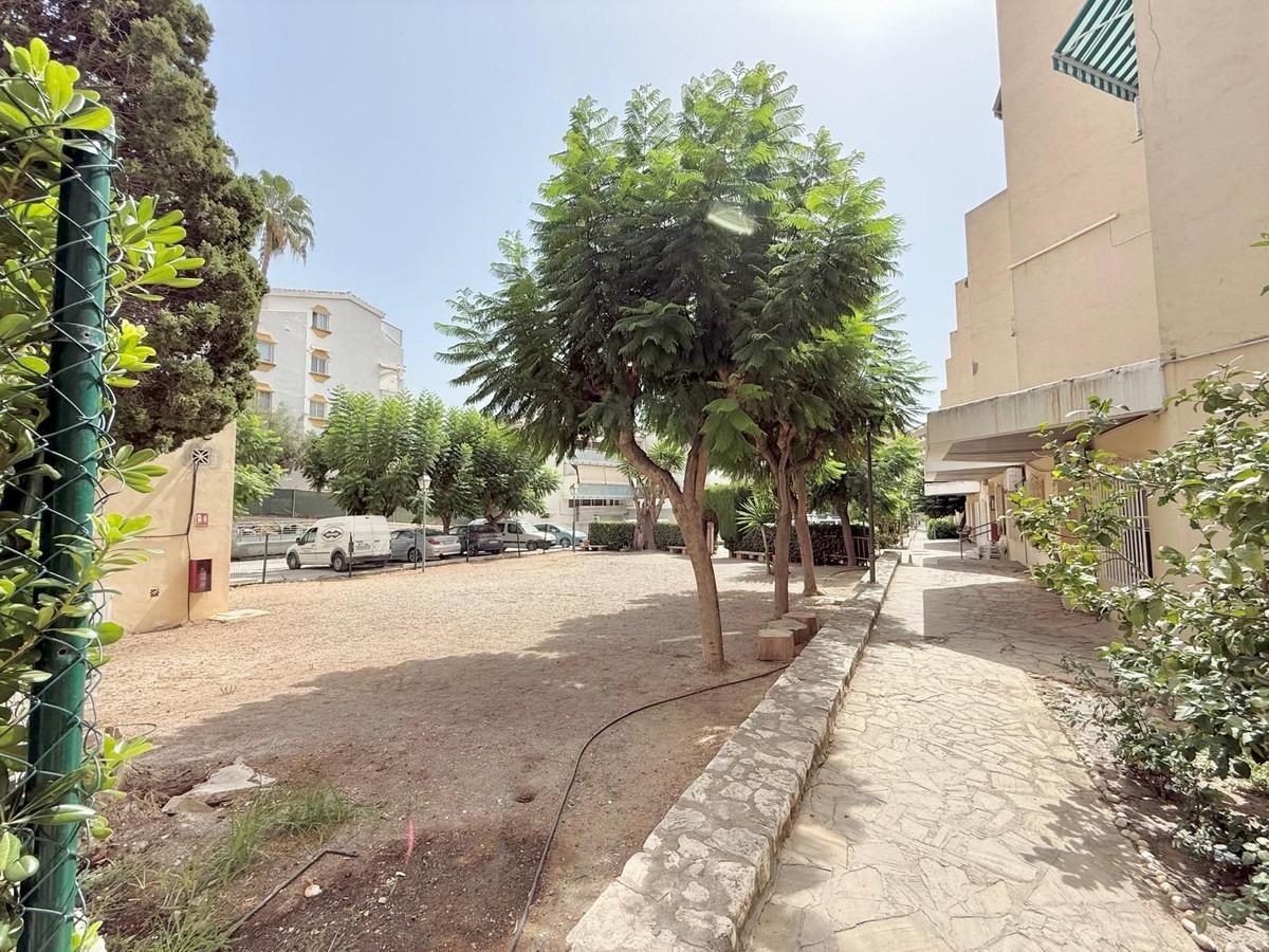 Apartamento reformado en venta en Torreblanca, Fuengirola | Costa del Sol | Cerca de playa y tren — Foto 22