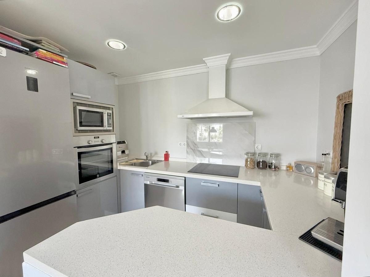 Apartamento reformado en venta en Torreblanca, Fuengirola | Costa del Sol | Cerca de playa y tren — Foto 10