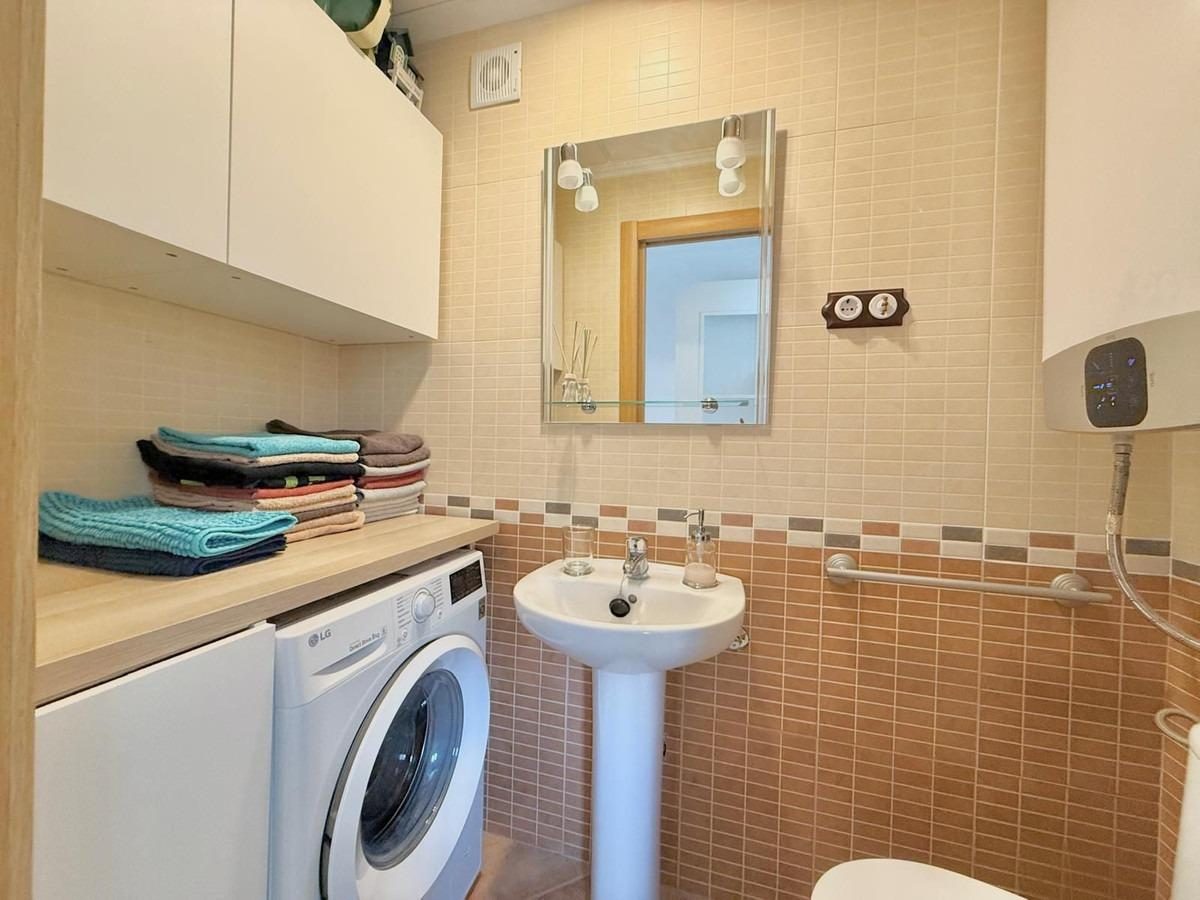Apartamento reformado en venta en Torreblanca, Fuengirola | Costa del Sol | Cerca de playa y tren — Foto 18